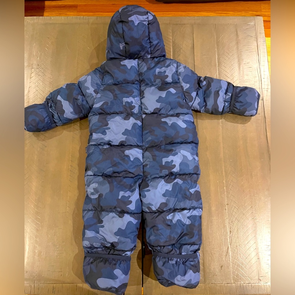 Baby snowsuit. 12-18 months. Gap. Perfect condition.